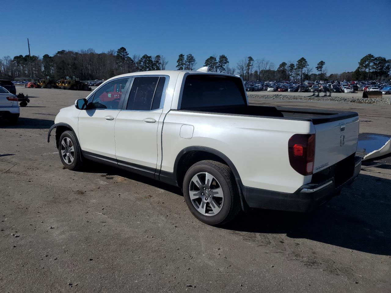 2017 HONDA RIDGELINE - Image 2