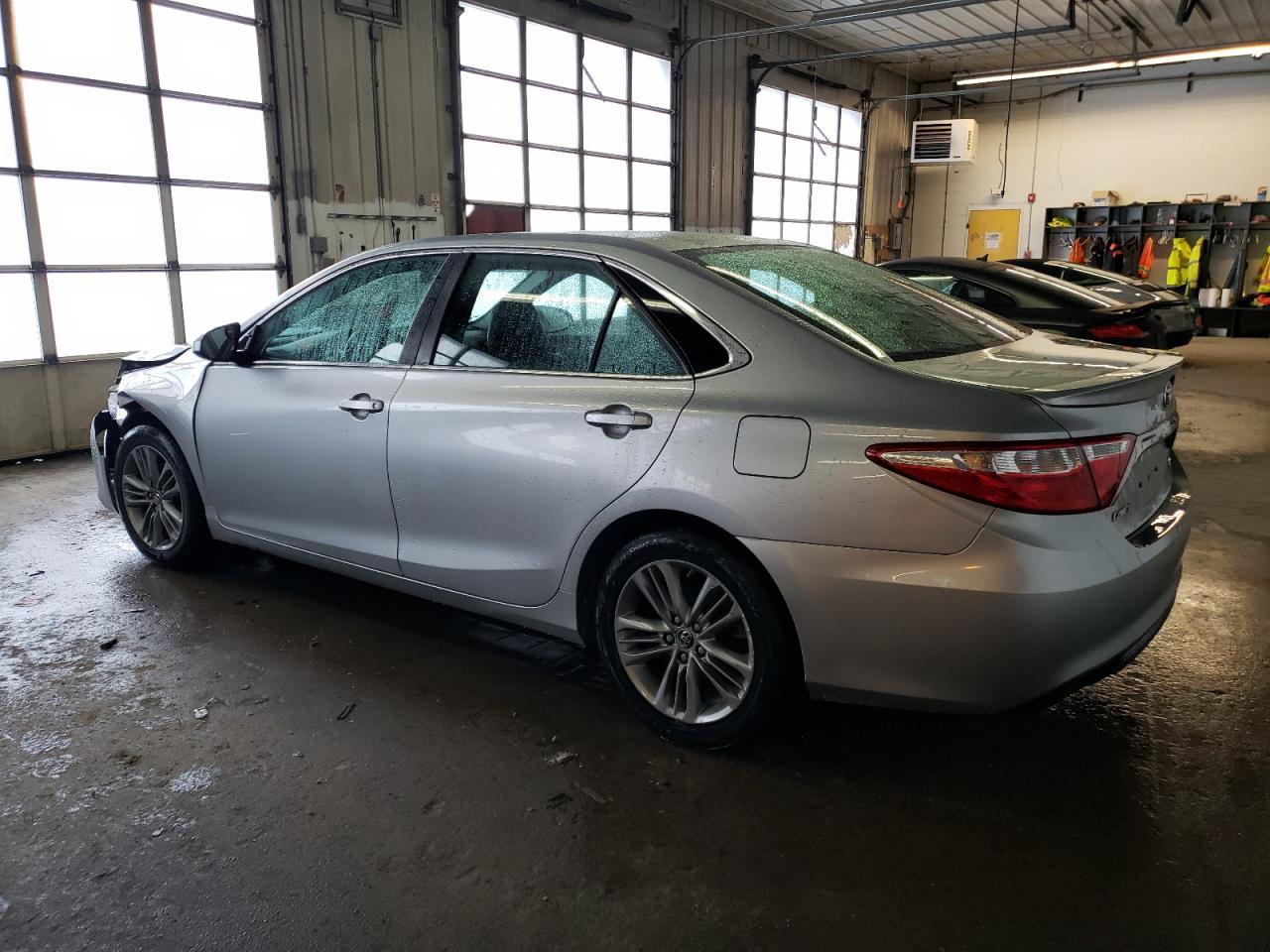 2016 TOYOTA CAMRY LE - Фото 2