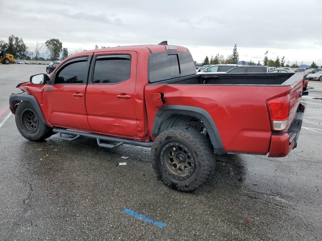 2017 TOYOTA TACOMA DOU - Фото 2