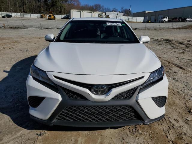 2020 Toyota Camry Se - Фото 5