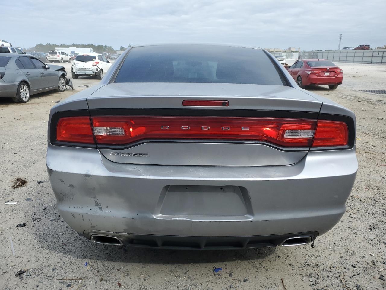 2014 DODGE CHARGER SE - Image 6