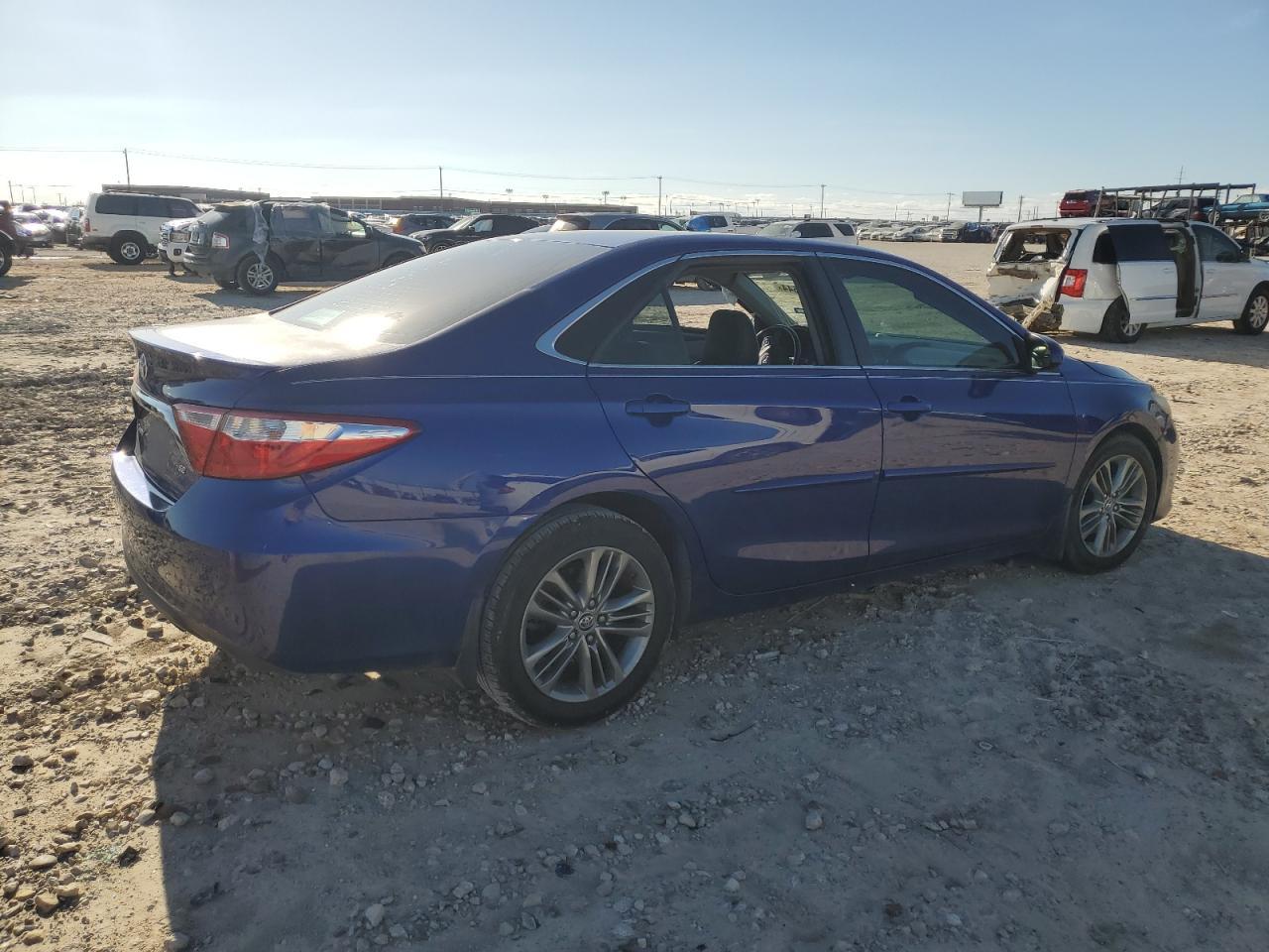 2016 TOYOTA CAMRY LE - Фото 3