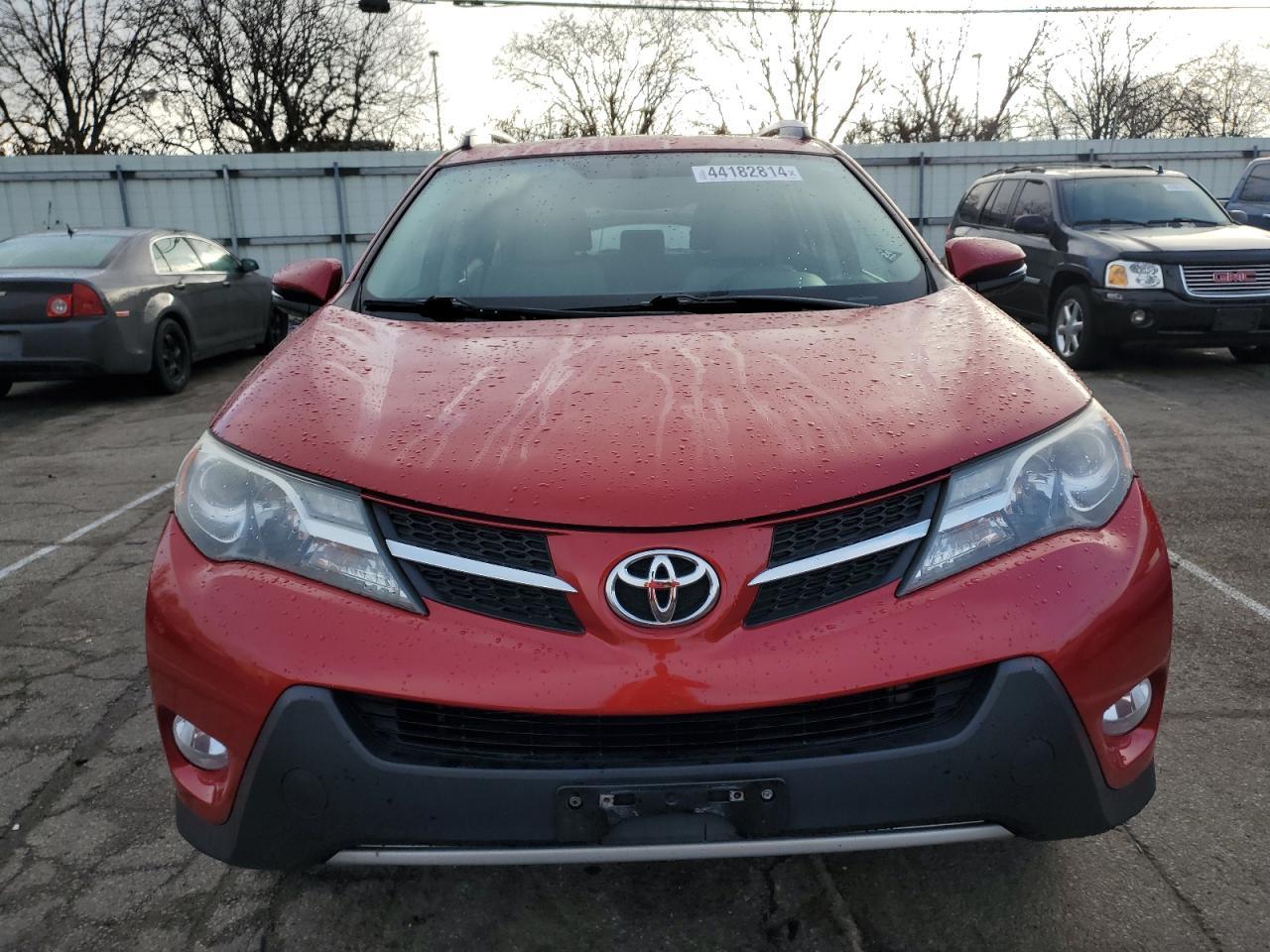 2015 TOYOTA RAV4 XLE - Image 5