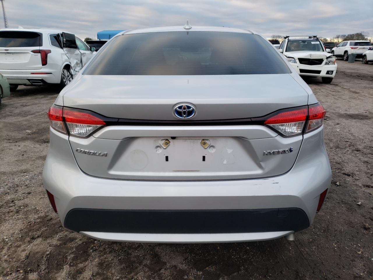 2022 TOYOTA COROLLA LE - Фото 6