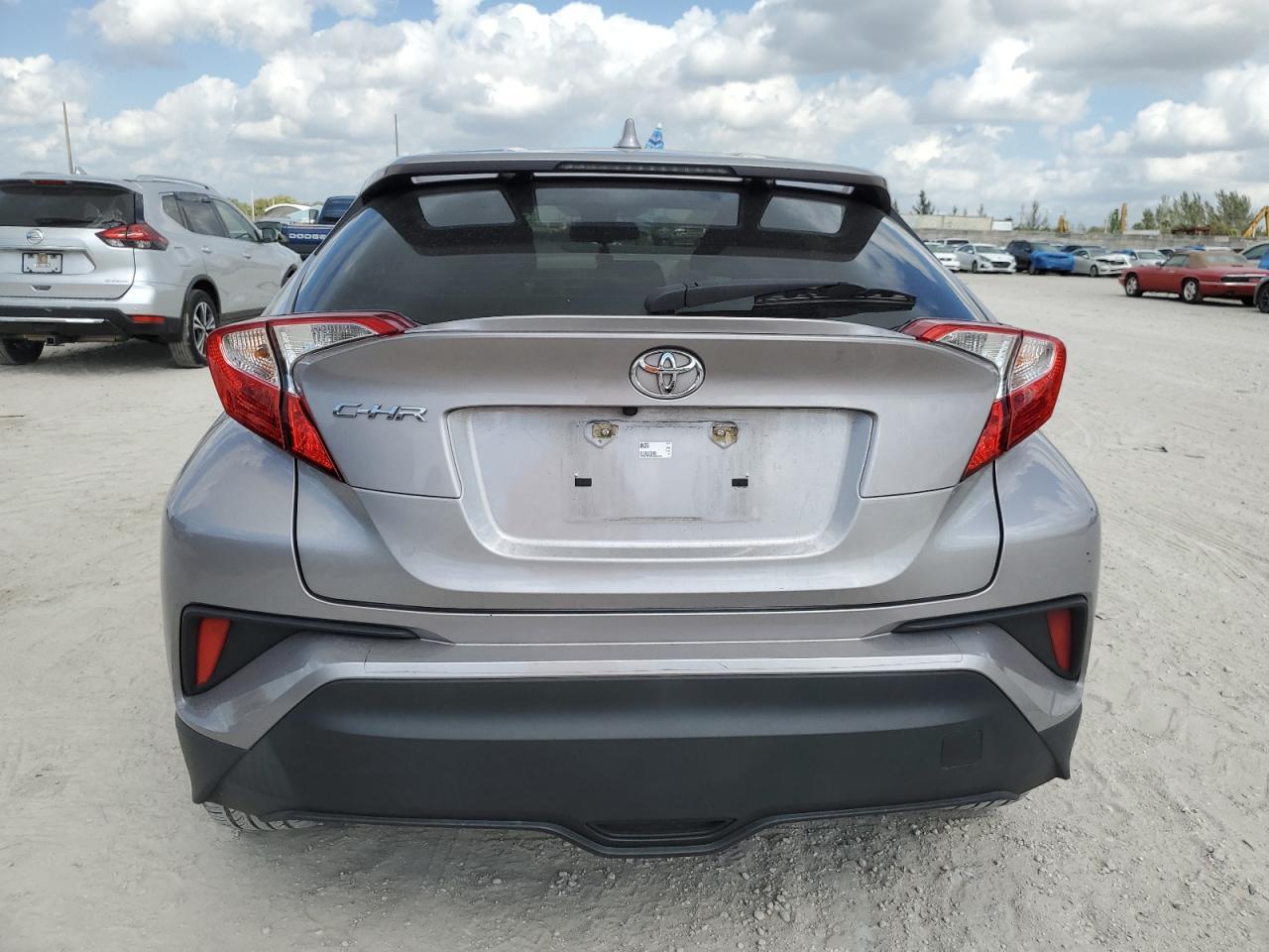 2019 TOYOTA C-HR XLE - Фото 6