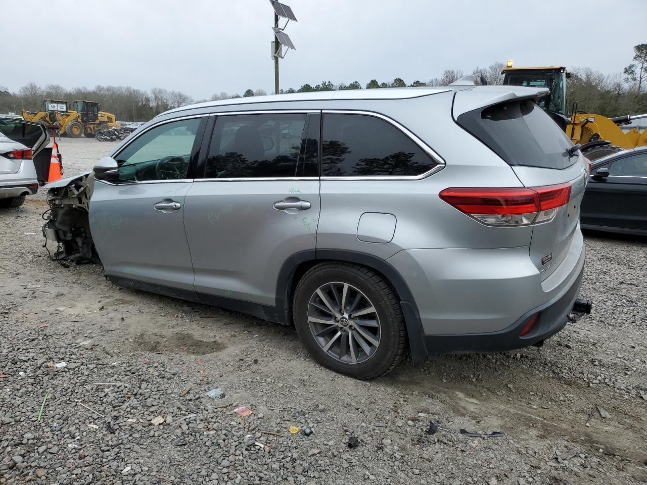 2019 TOYOTA HIGHLANDER - Image 2
