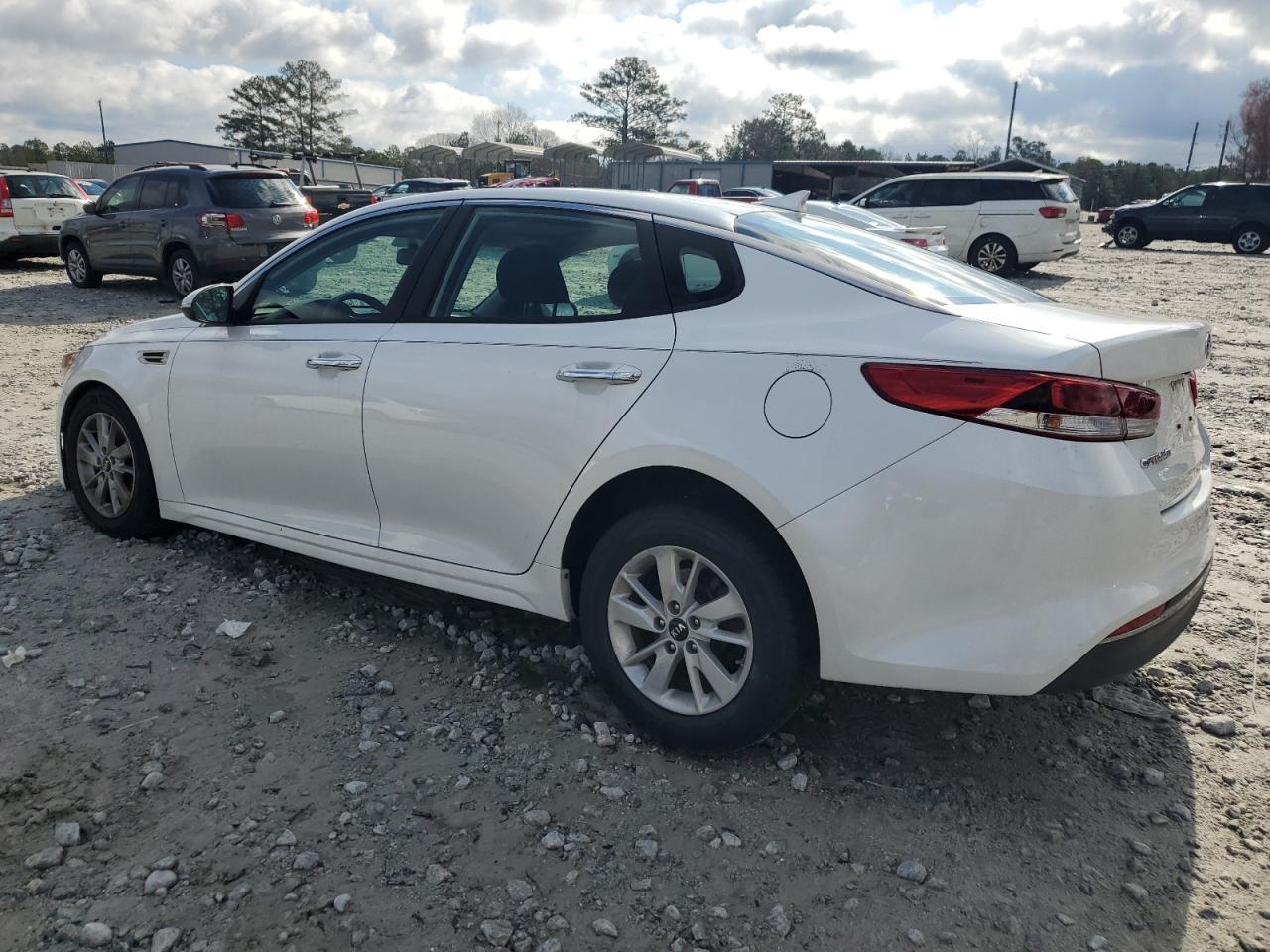 2016 KIA OPTIMA LX - Фото 2