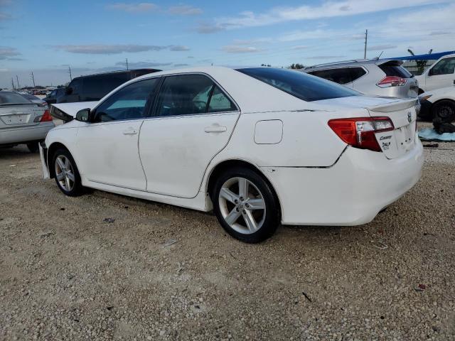 2014 Toyota Camry L - Фото 2