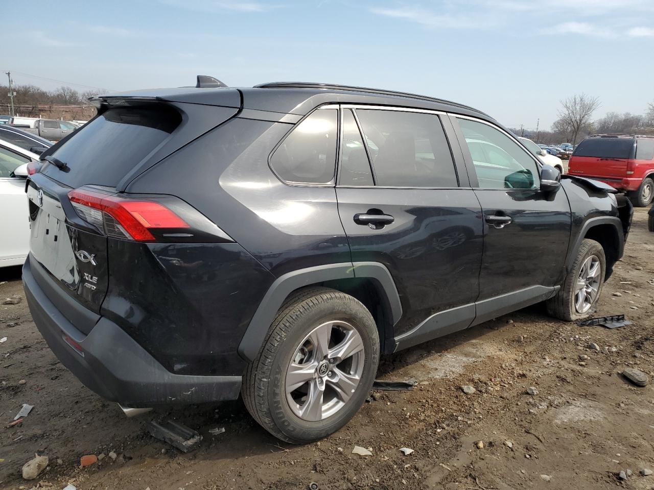 2022 TOYOTA RAV4 XLE - Image 3