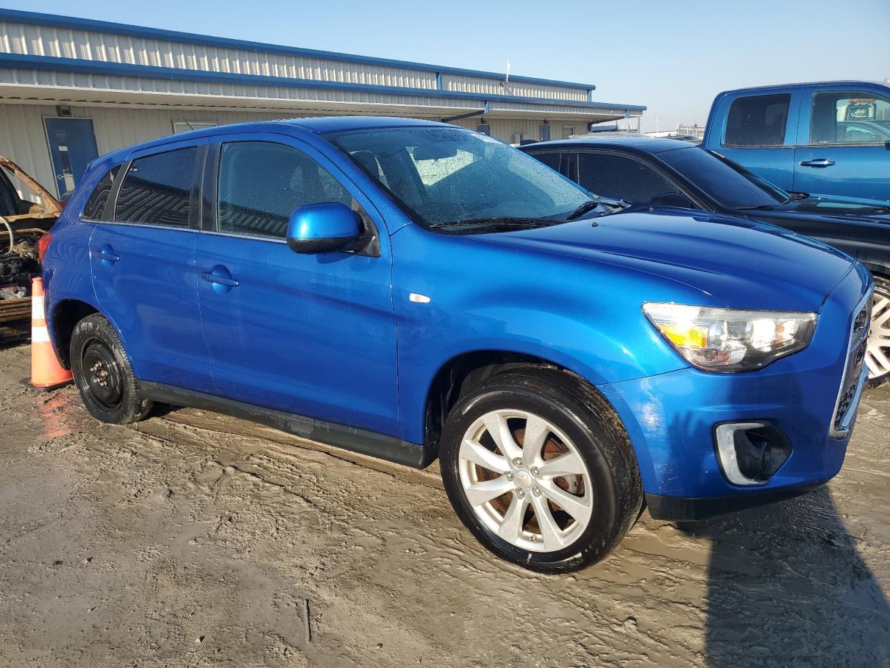 2015 MITSUBISHI OUTLANDER - Image 4