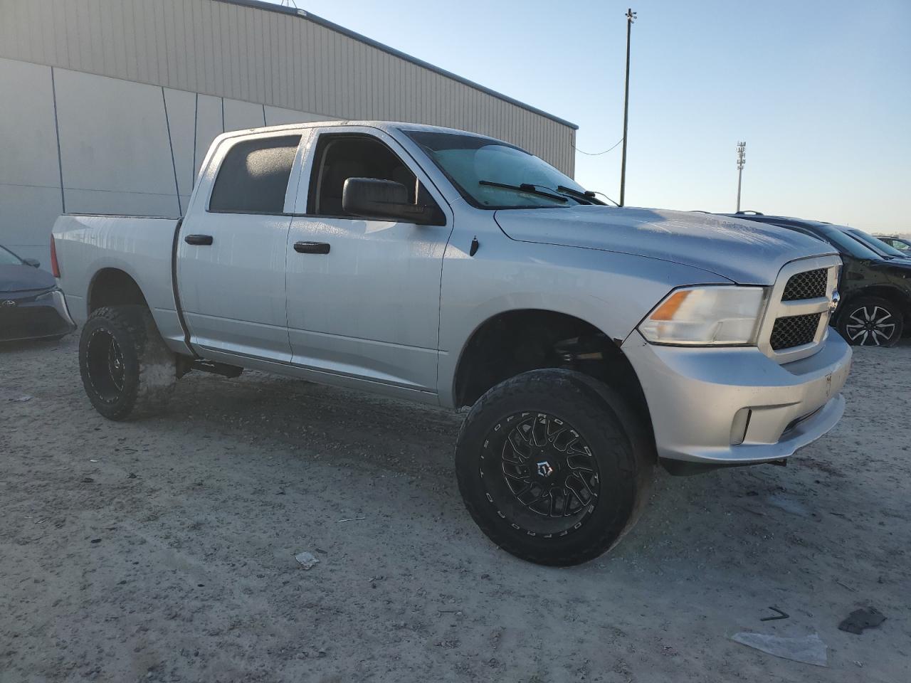 2015 RAM 1500 ST - Image 4
