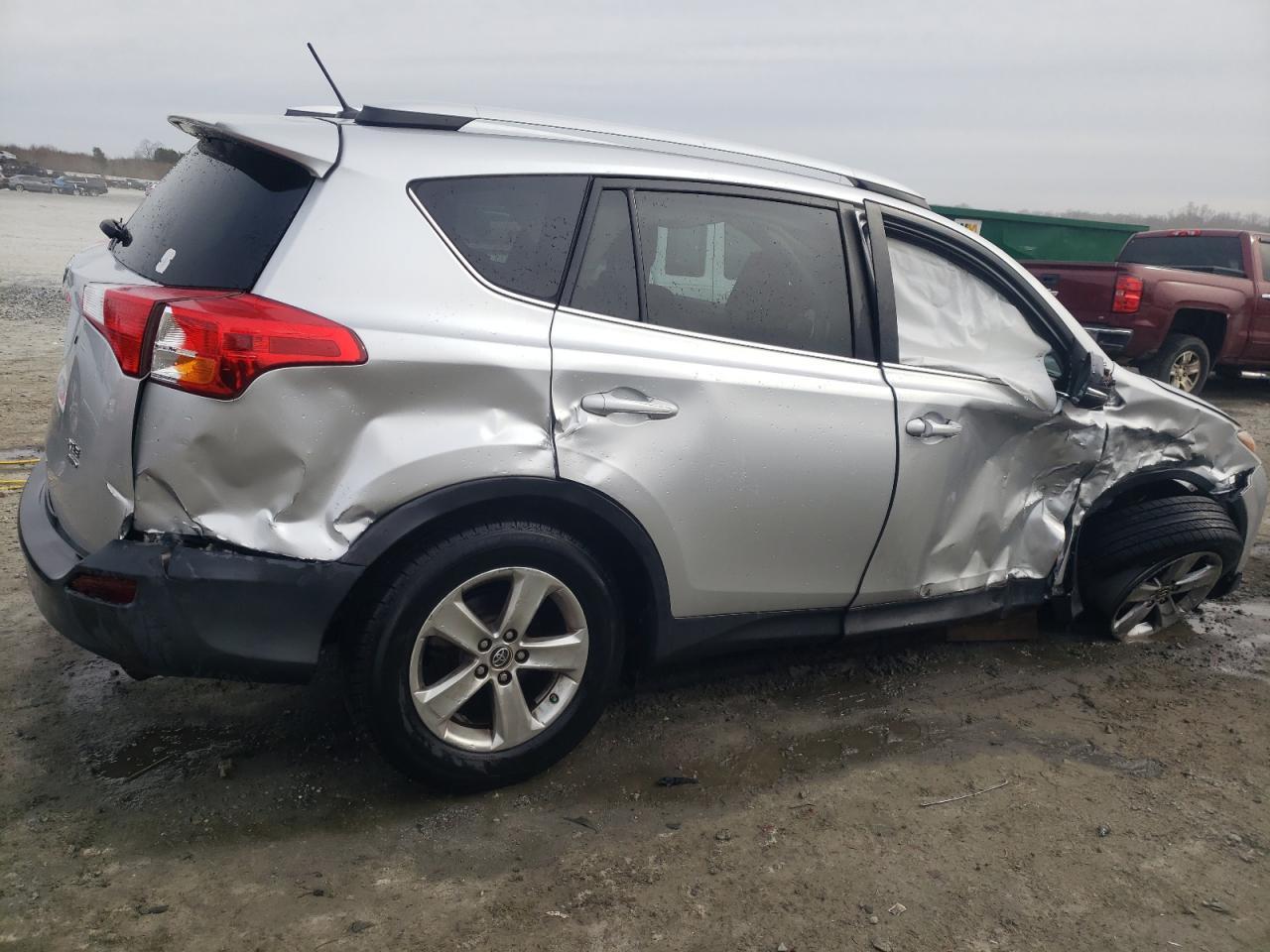 2015 TOYOTA RAV4 XLE - Image 3