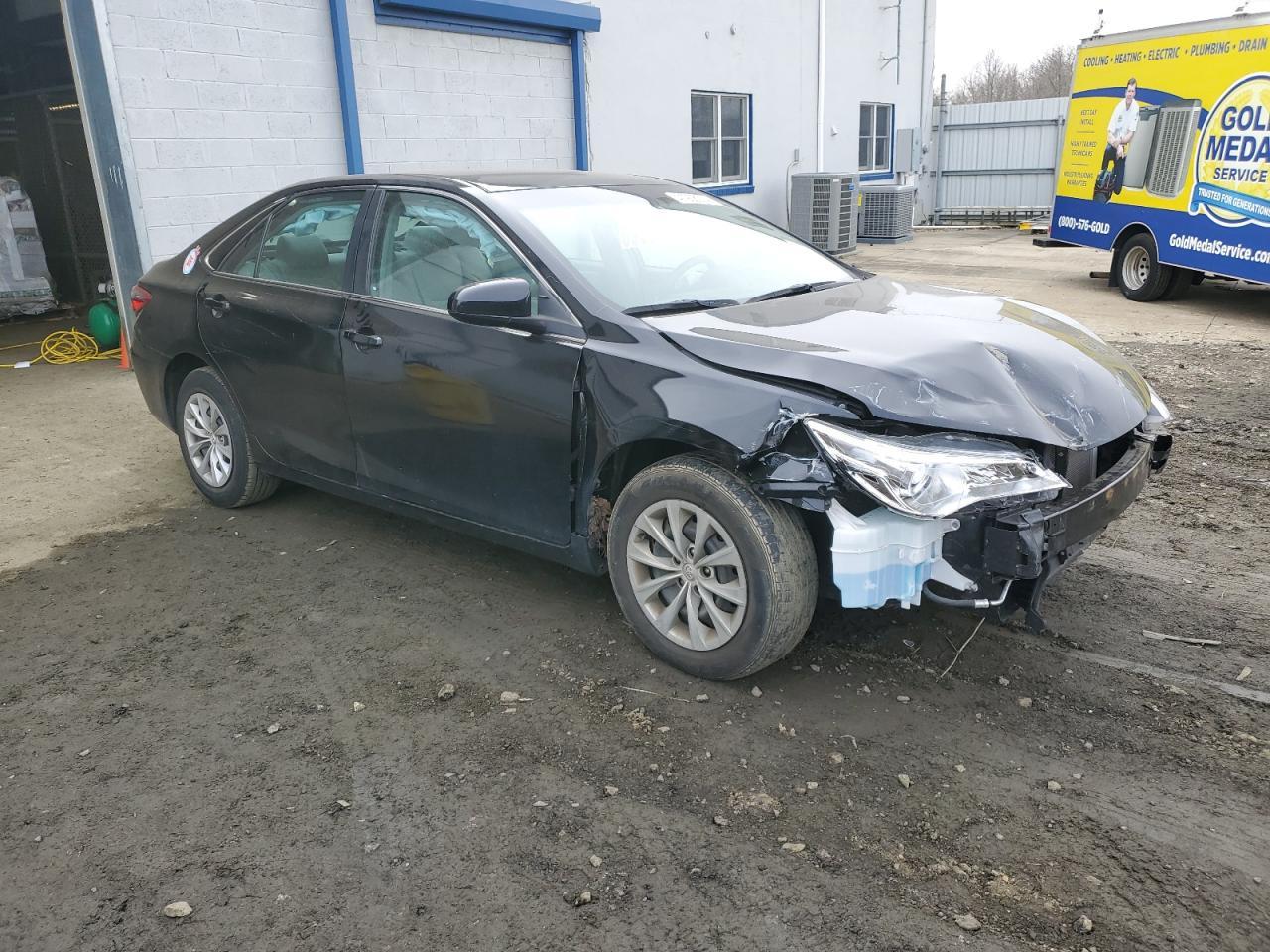 2017 TOYOTA CAMRY LE - Image 4