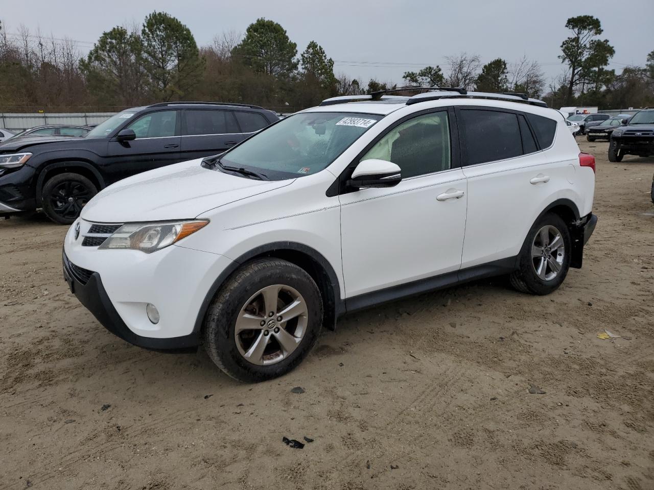 2015 TOYOTA RAV4 XLE