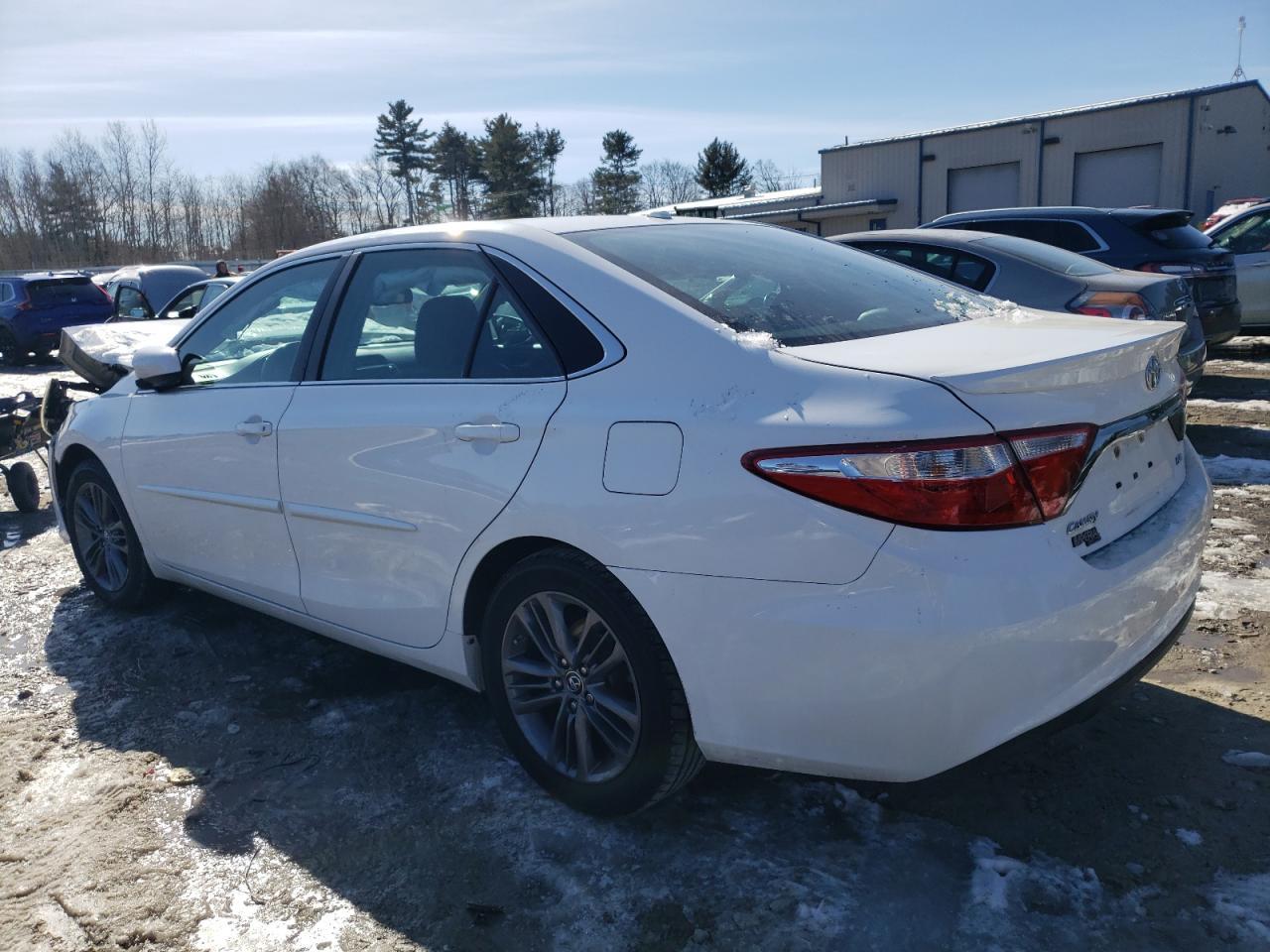 2015 TOYOTA CAMRY LE - Фото 2