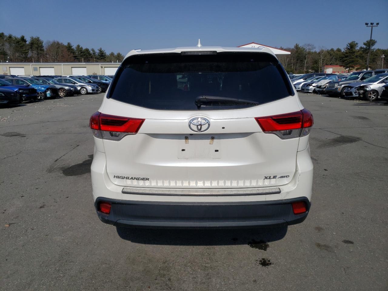 2018 TOYOTA HIGHLANDER - Фото 6