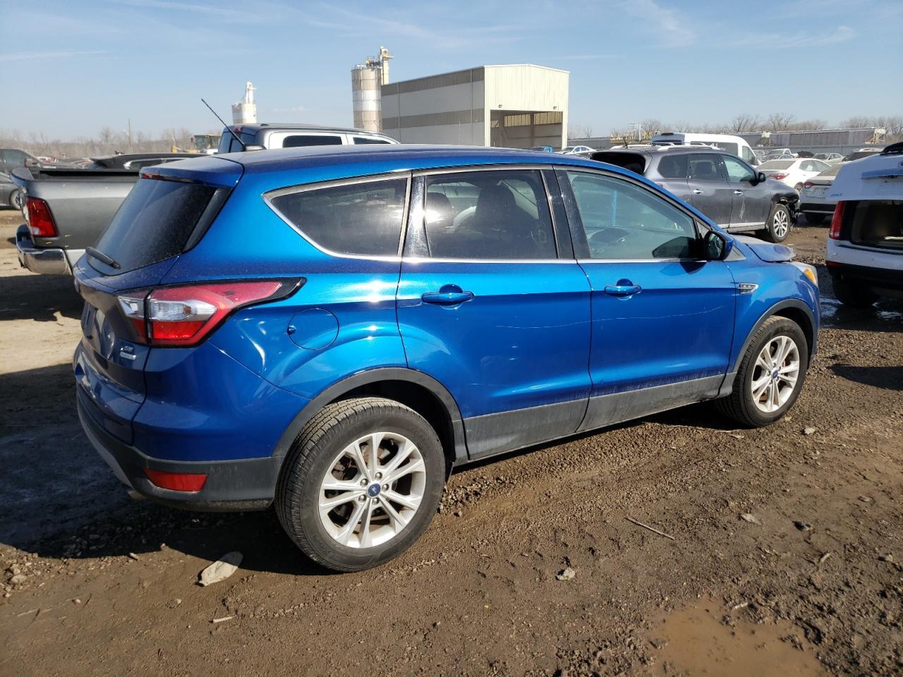 2017 FORD ESCAPE SE - Image 3