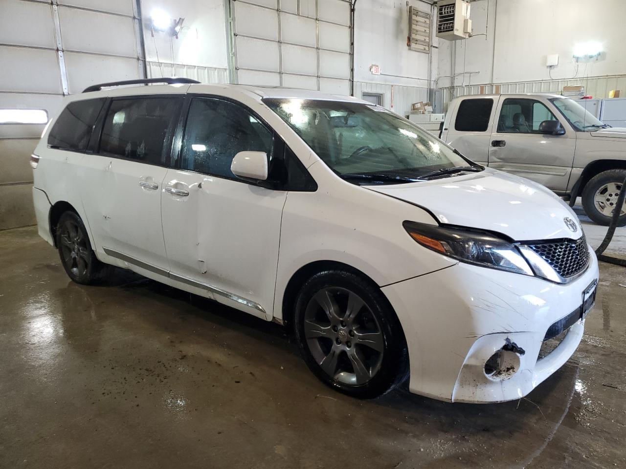 2015 TOYOTA SIENNA SPO - Фото 4
