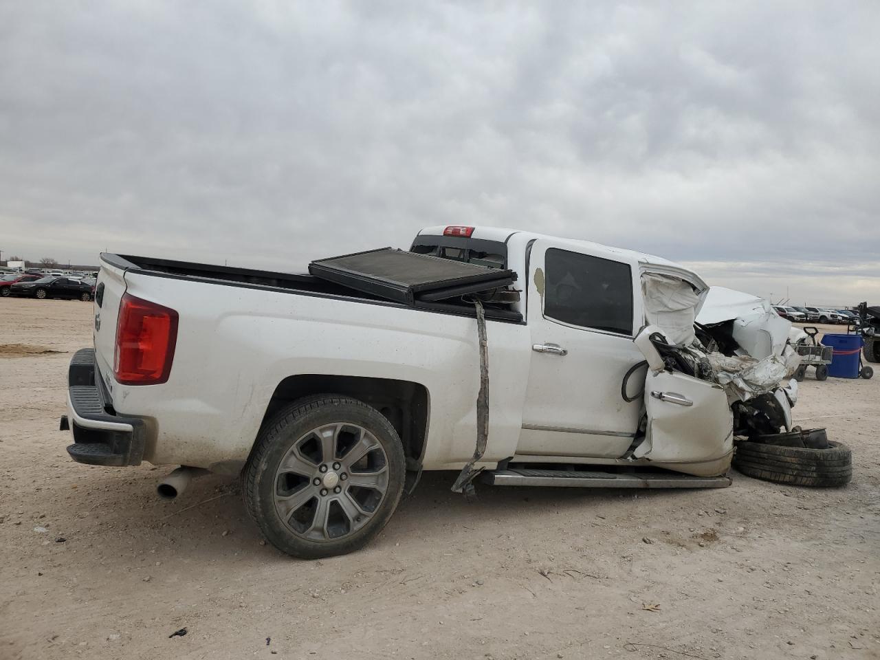 2017 CHEVROLET SILVERADO - Фото 3