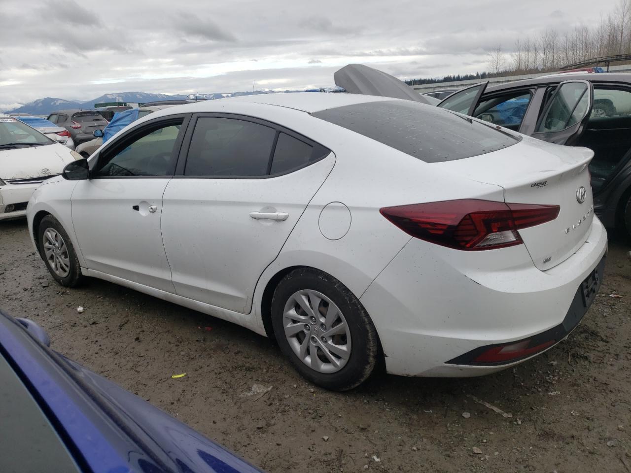 2019 HYUNDAI ELANTRA SE - Image 2