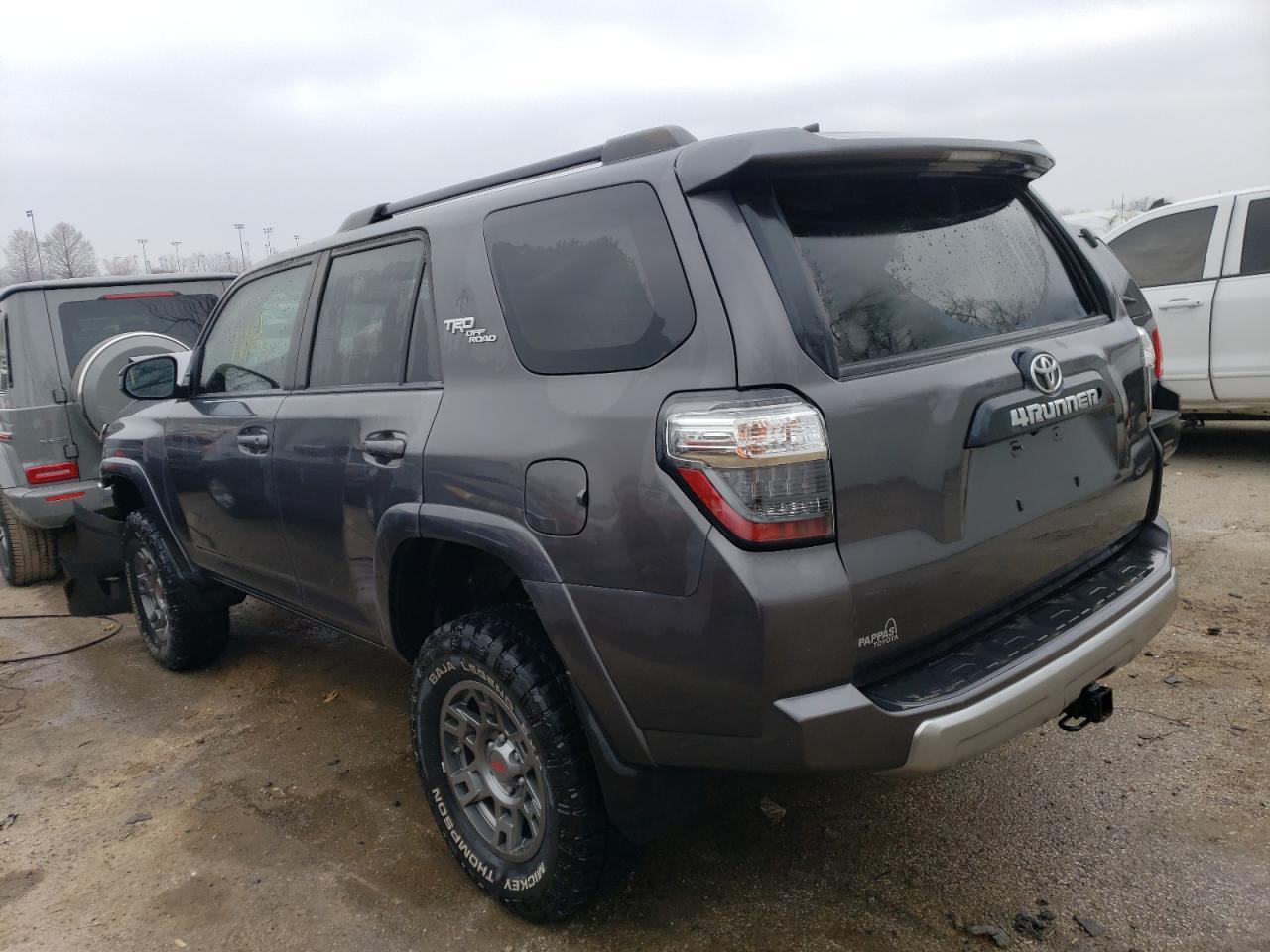 2019 TOYOTA 4RUNNER SR - Image 2