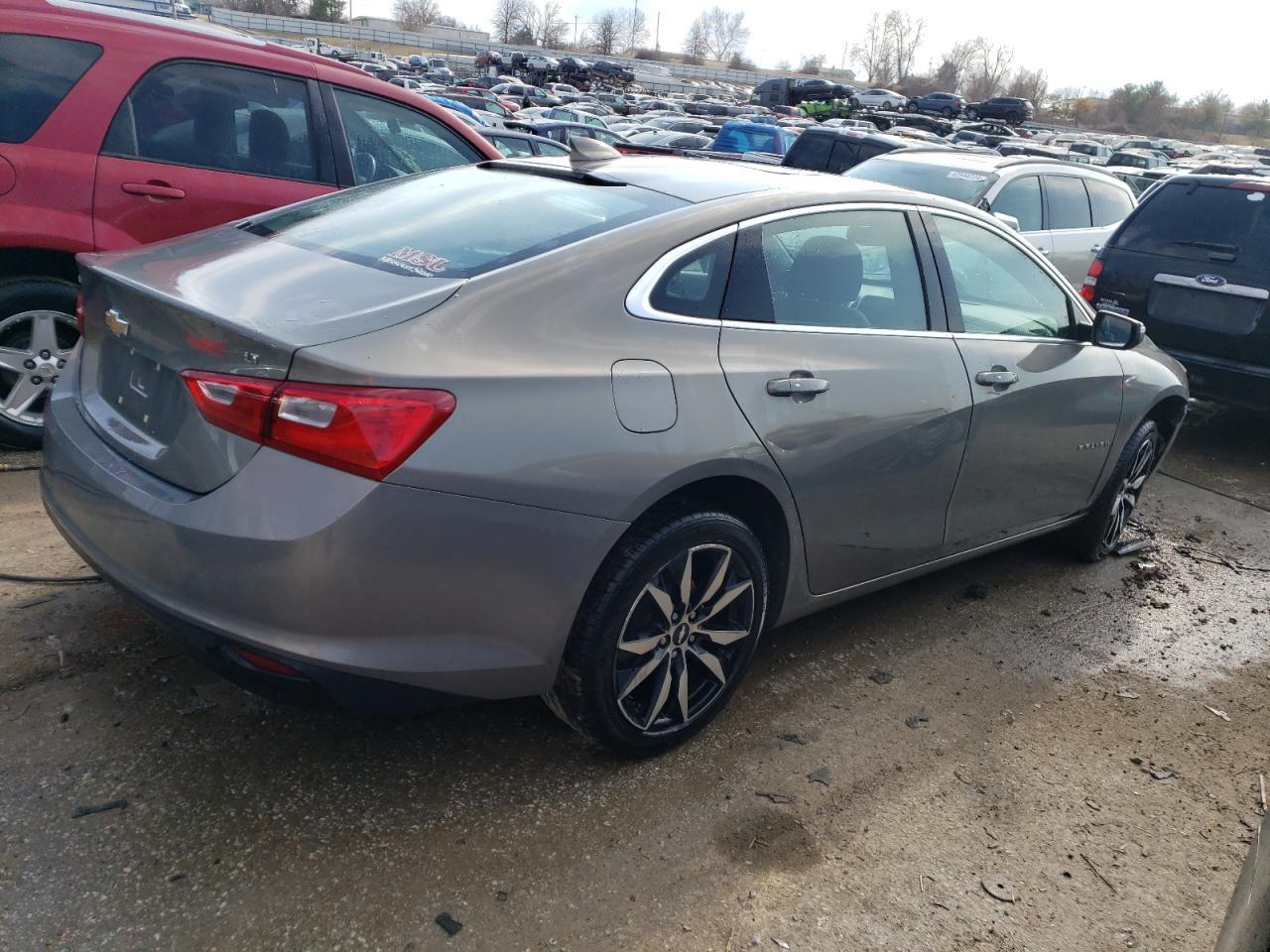 2017 CHEVROLET MALIBU LT - Image 3