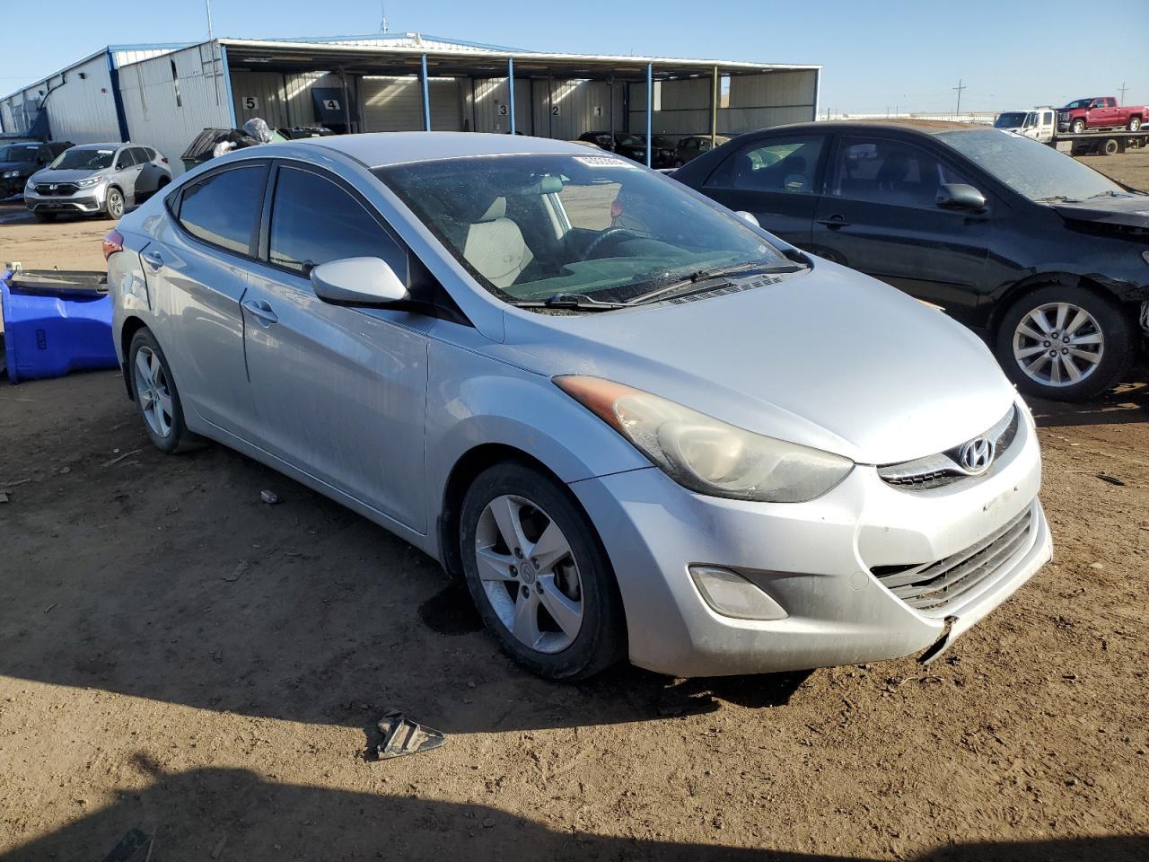 2013 HYUNDAI ELANTRA GL - Image 4
