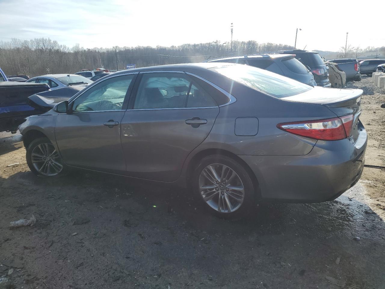 2017 TOYOTA CAMRY LE - Фото 2