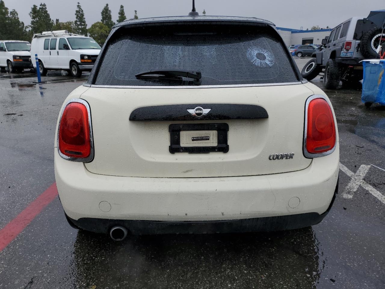 2017 MINI COOPER - Image 6