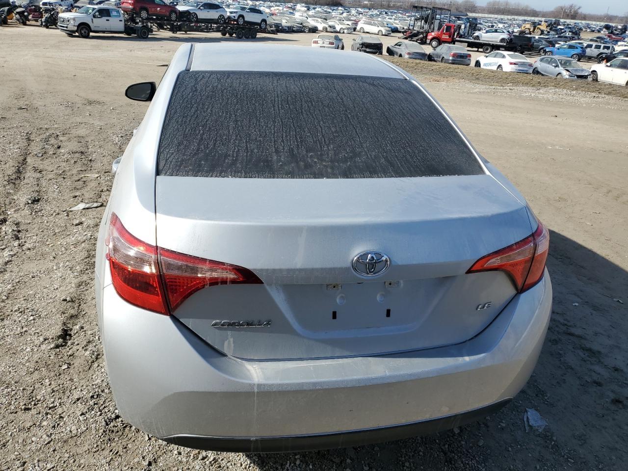 2018 TOYOTA COROLLA L - Фото 6