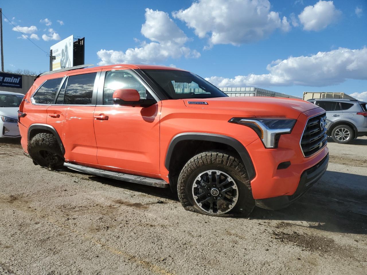 2024 TOYOTA SEQUOIA SR - Image 4