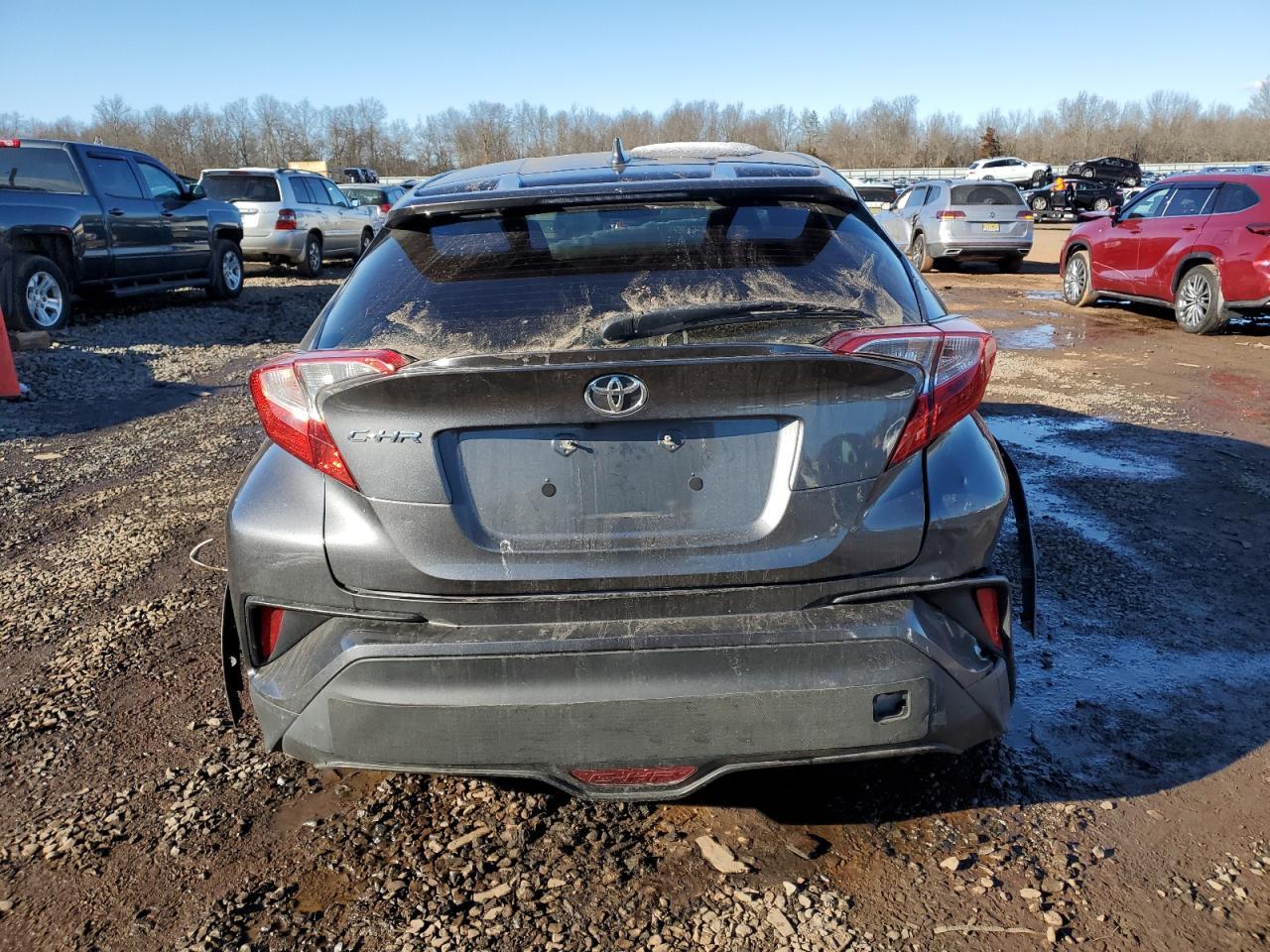 2018 TOYOTA C-HR XLE - Фото 6