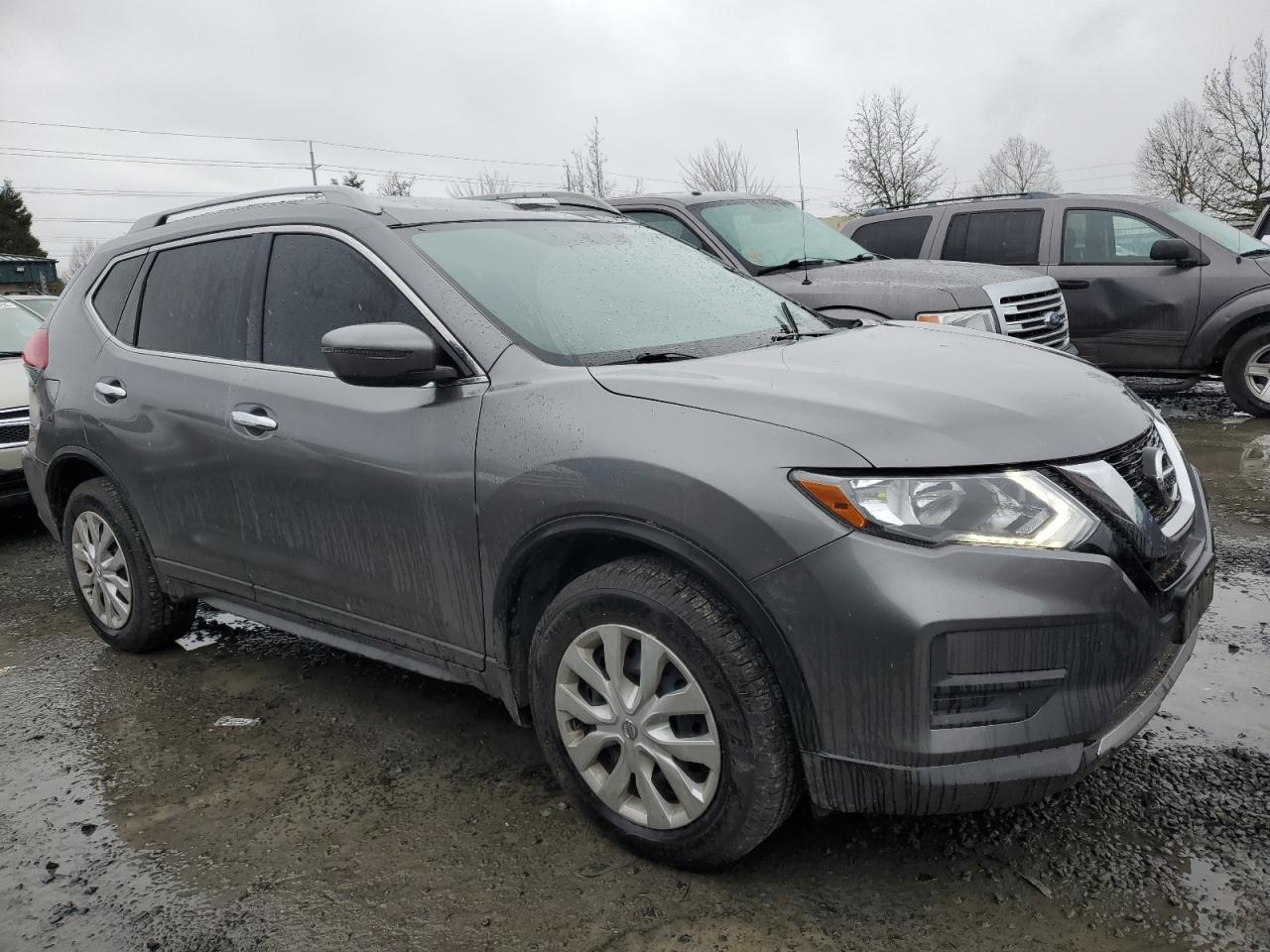 2017 NISSAN ROGUE SV - Image 4