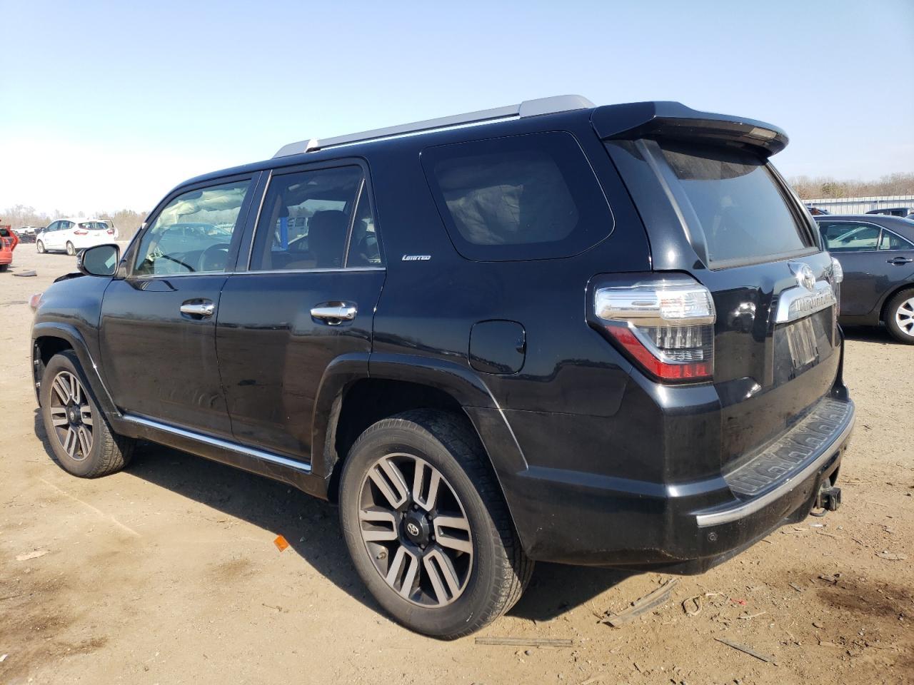2017 TOYOTA 4RUNNER SR - Image 2