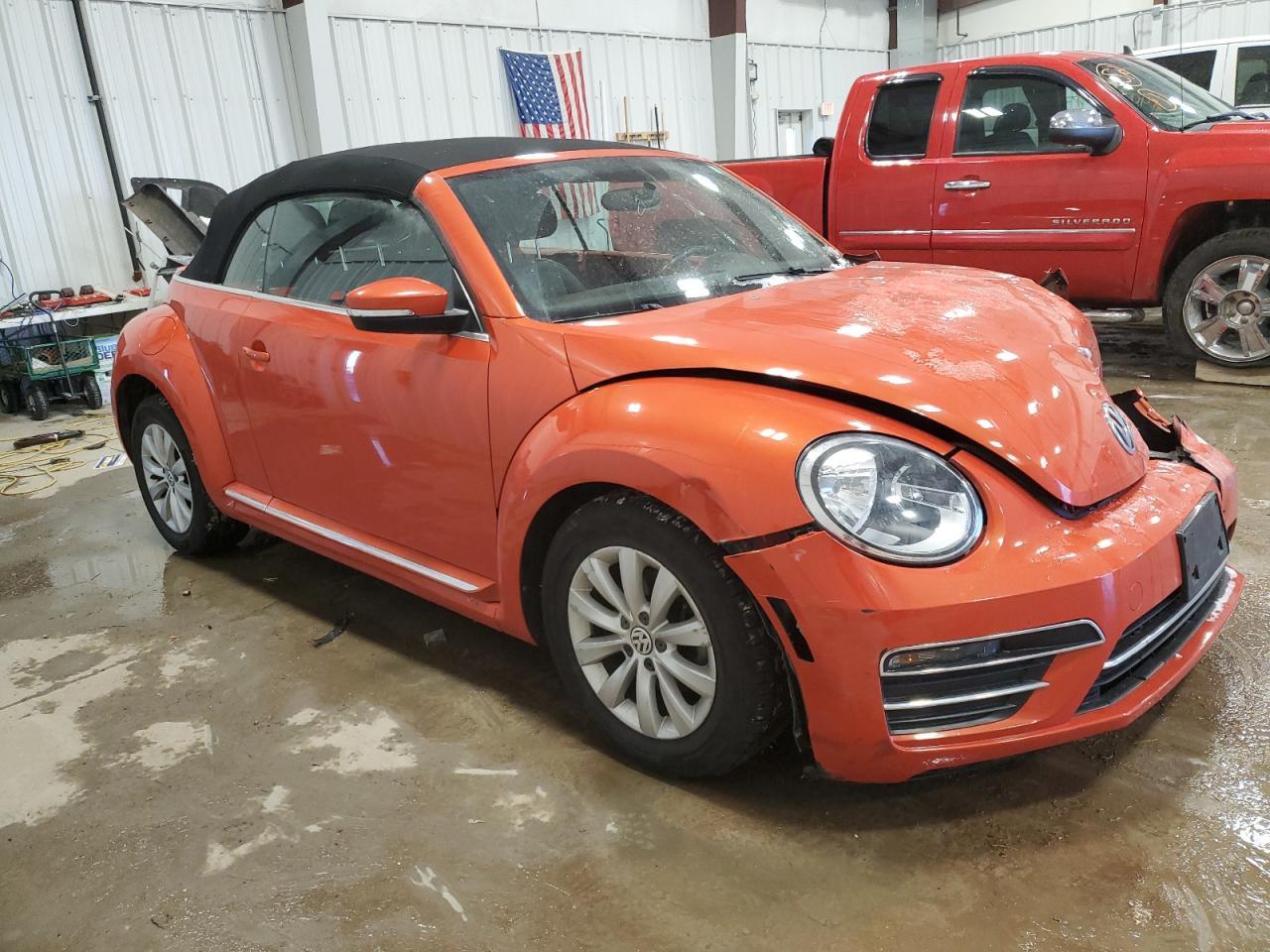 2019 VOLKSWAGEN BEETLE S - Image 4