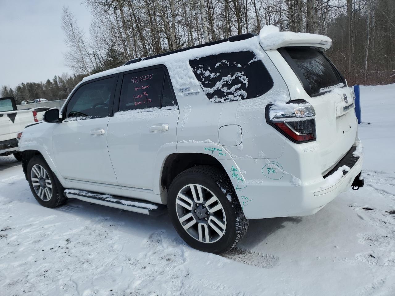 2022 TOYOTA 4RUNNER SR - Image 2
