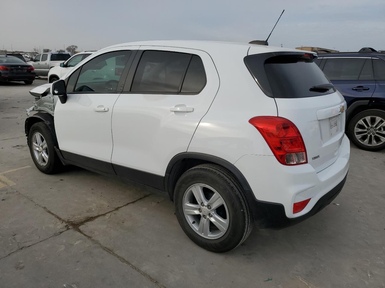 2021 CHEVROLET TRAX LS - Image 2