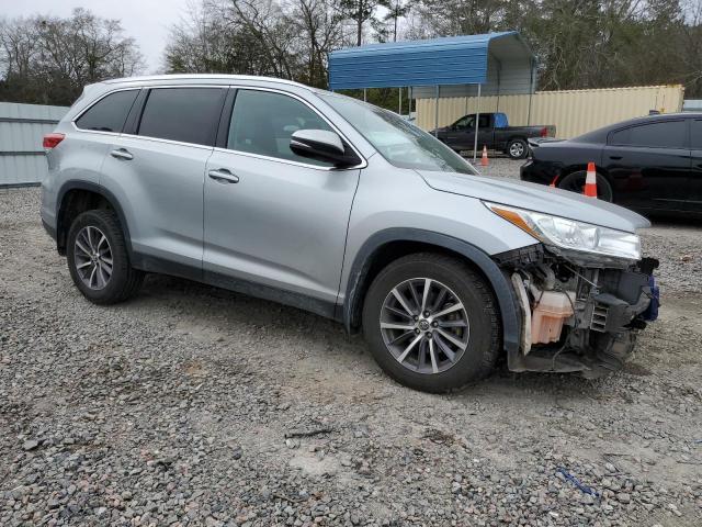 2019 Toyota Highlander Se - Фото 4