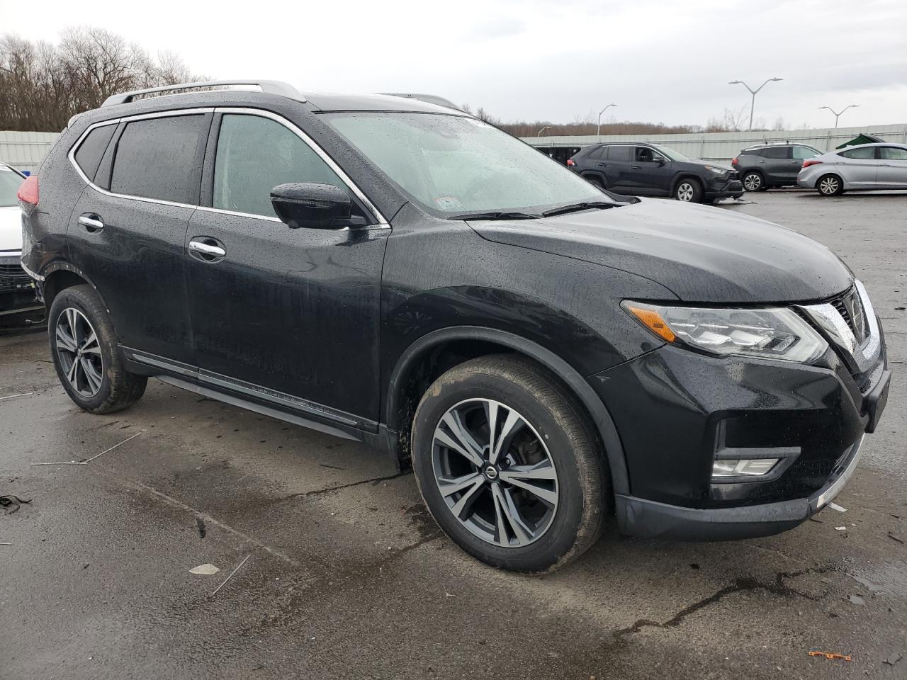 2017 NISSAN ROGUE SV - Image 4