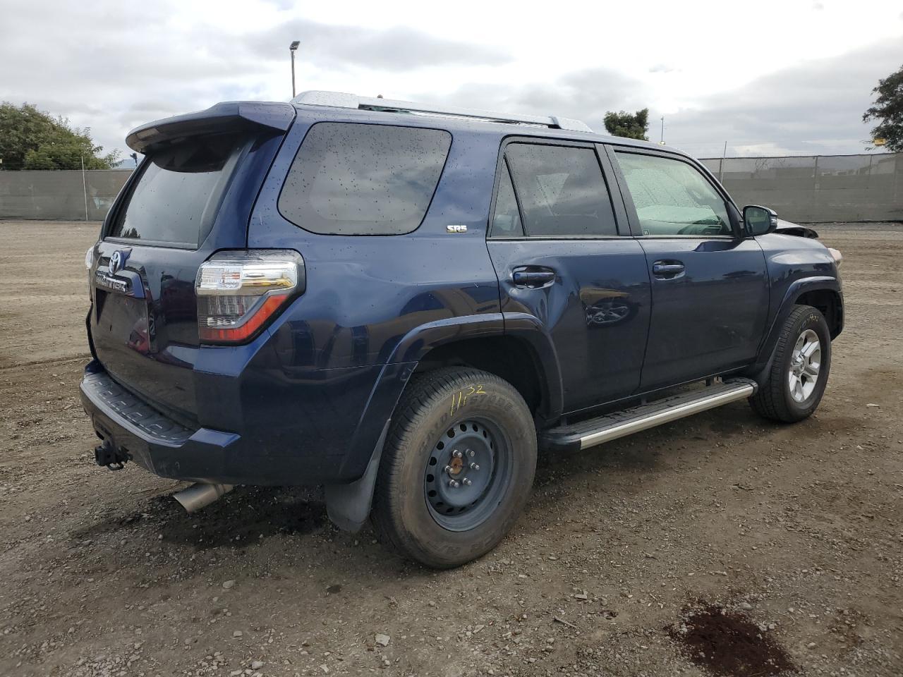 2018 TOYOTA 4RUNNER SR - Фото 3