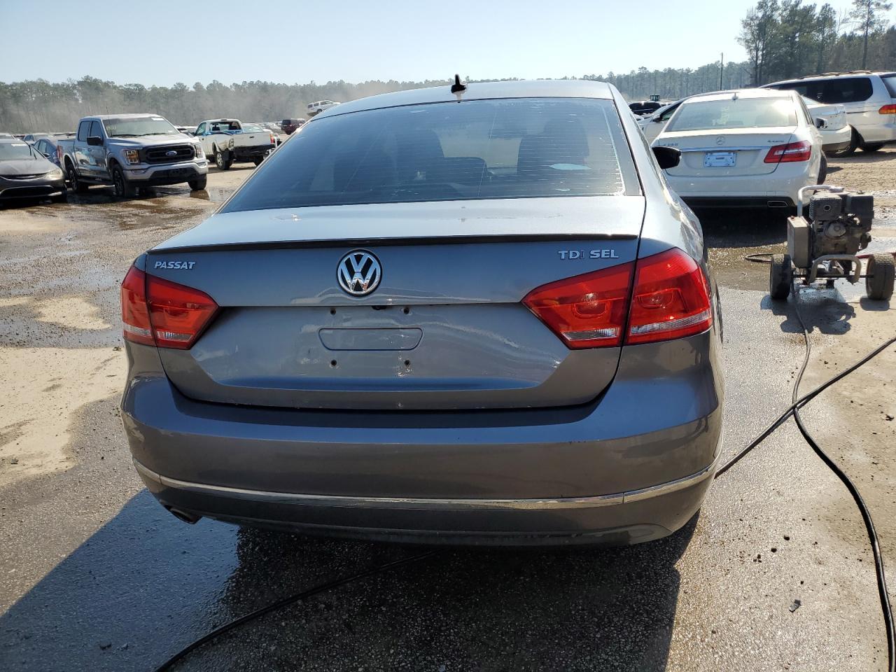 2014 VOLKSWAGEN PASSAT SEL - Image 6