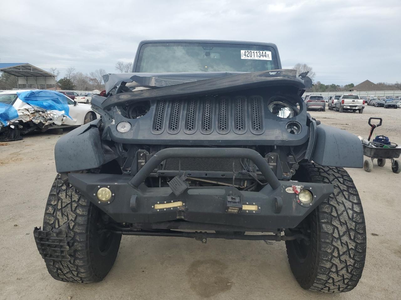 2017 JEEP WRANGLER U - Фото 5