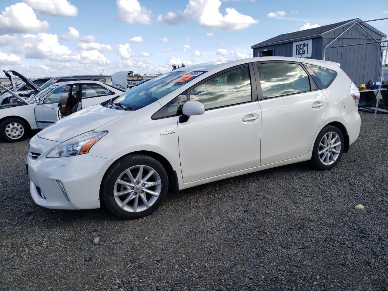 2013 TOYOTA PRIUS V car image