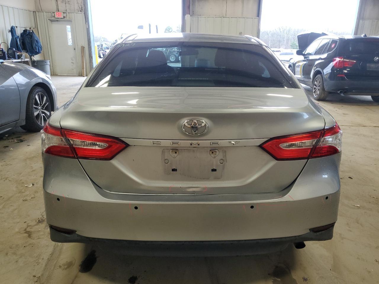 2018 TOYOTA CAMRY L - Фото 6