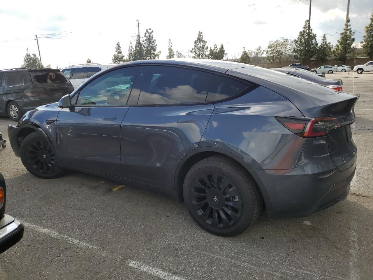 2023 TESLA MODEL Y - Фото 2