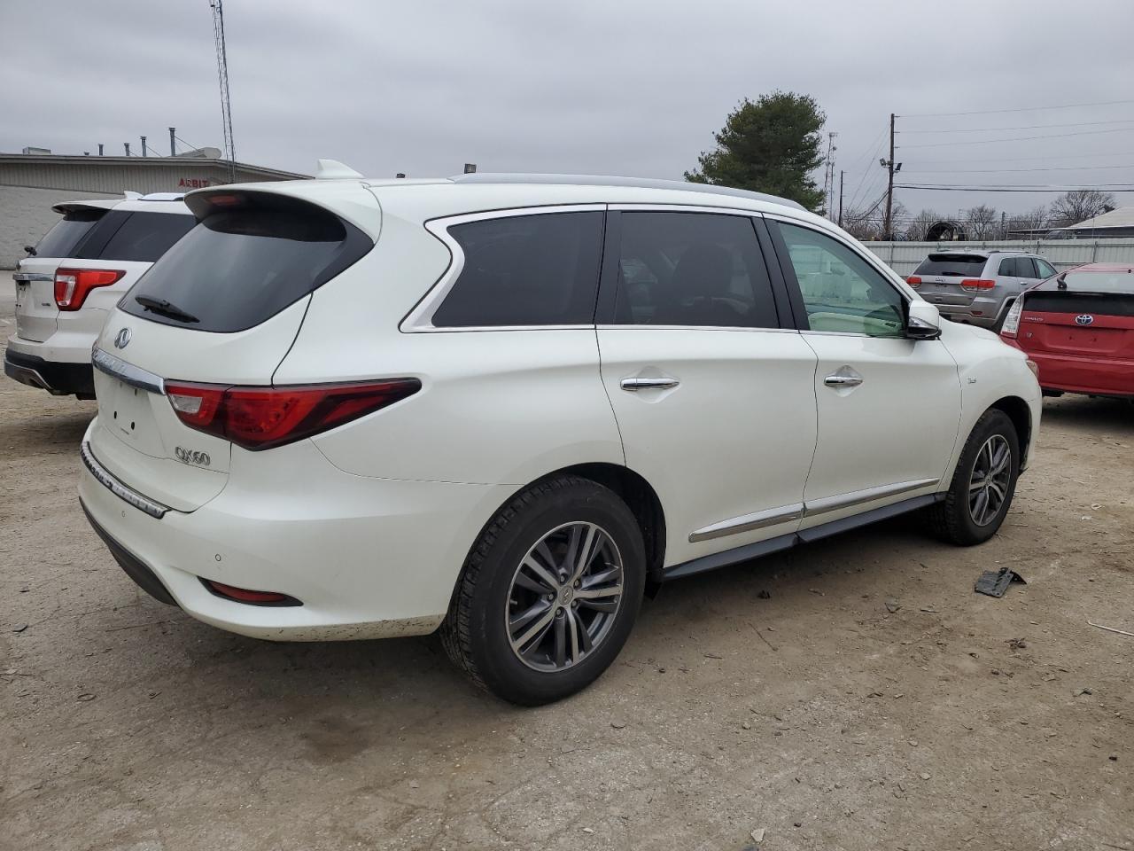 2016 INFINITI QX60 - Фото 3