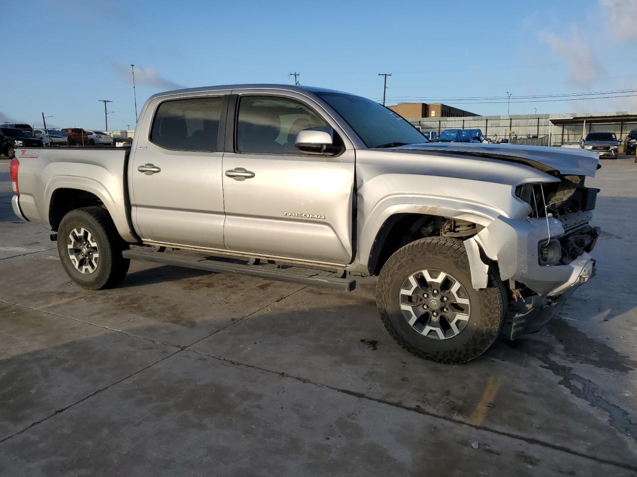 2016 TOYOTA TACOMA DOU - Image 4