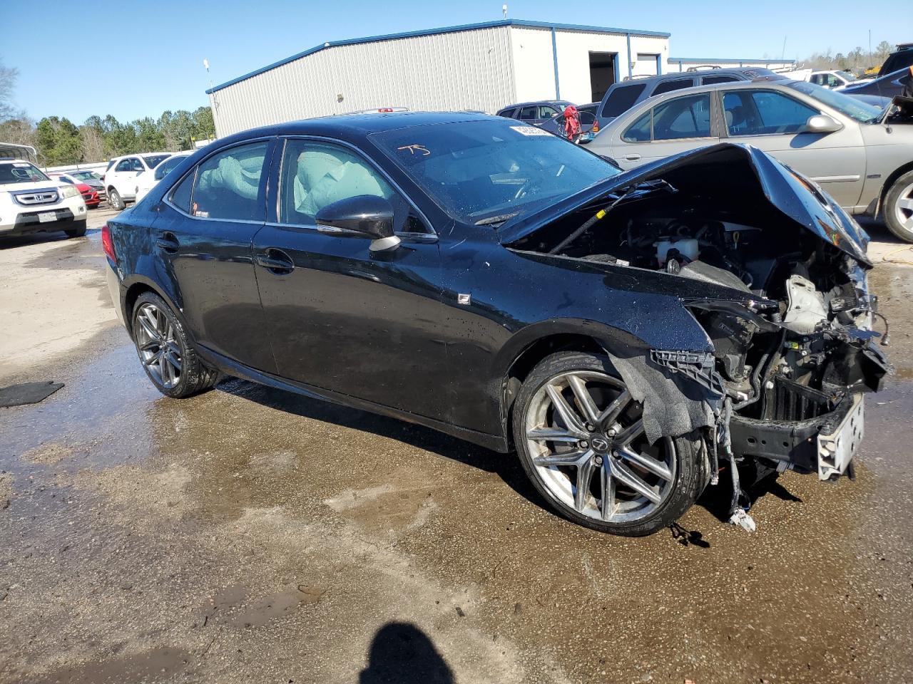 2017 LEXUS IS 200T - Фото 4