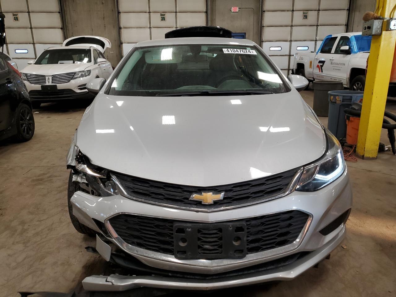 2017 CHEVROLET CRUZE LT - Фото 5