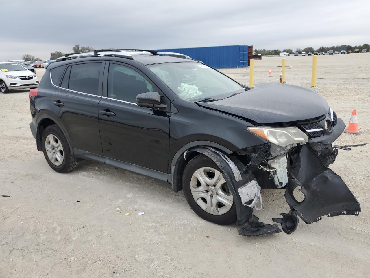 2015 TOYOTA RAV4 LE - Image 4